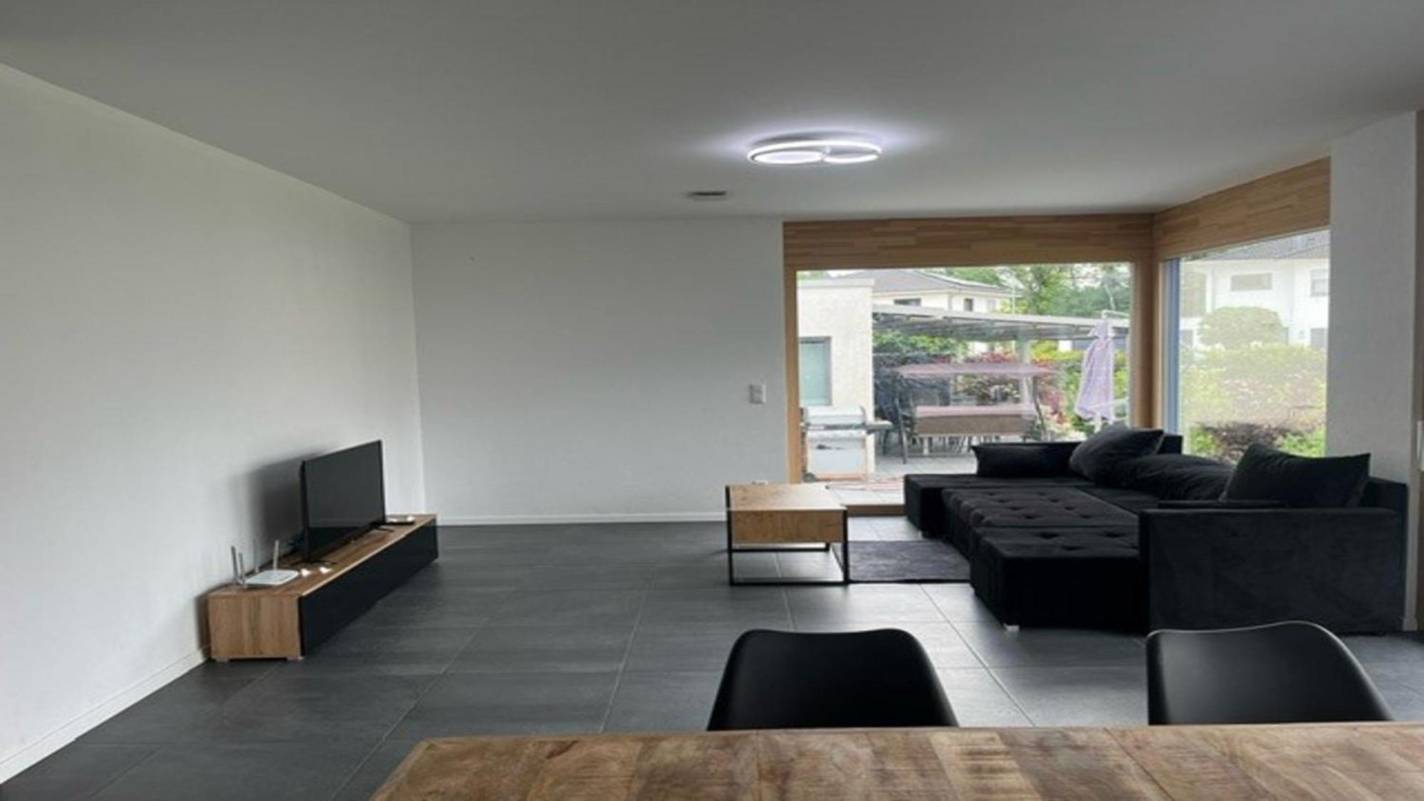 Moderne Ferienwohnung Sonnenbuehl Singen Exterior foto